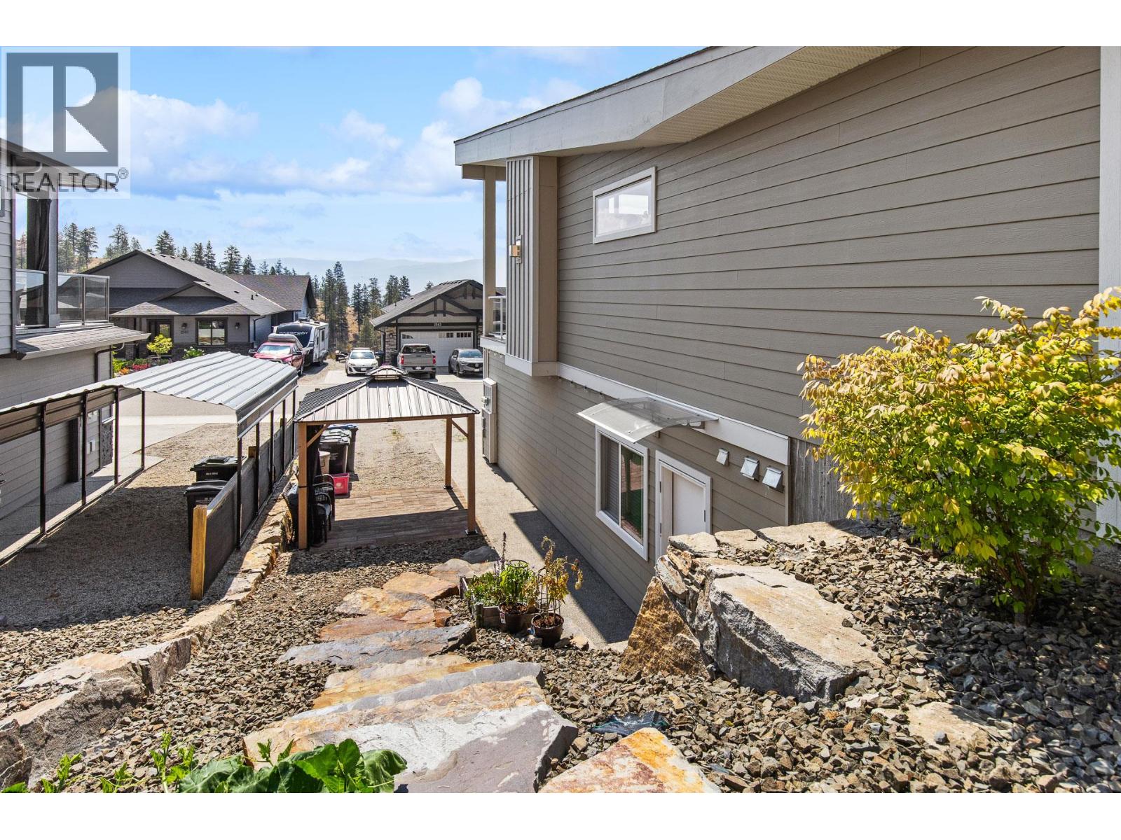 2562 Crown Crest Drive - 56