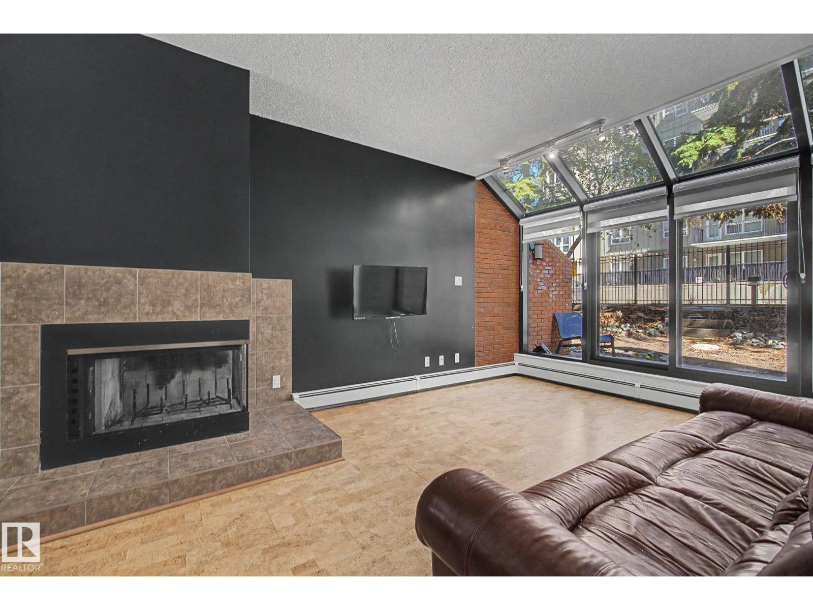 11150 83 AV NW - Image 23