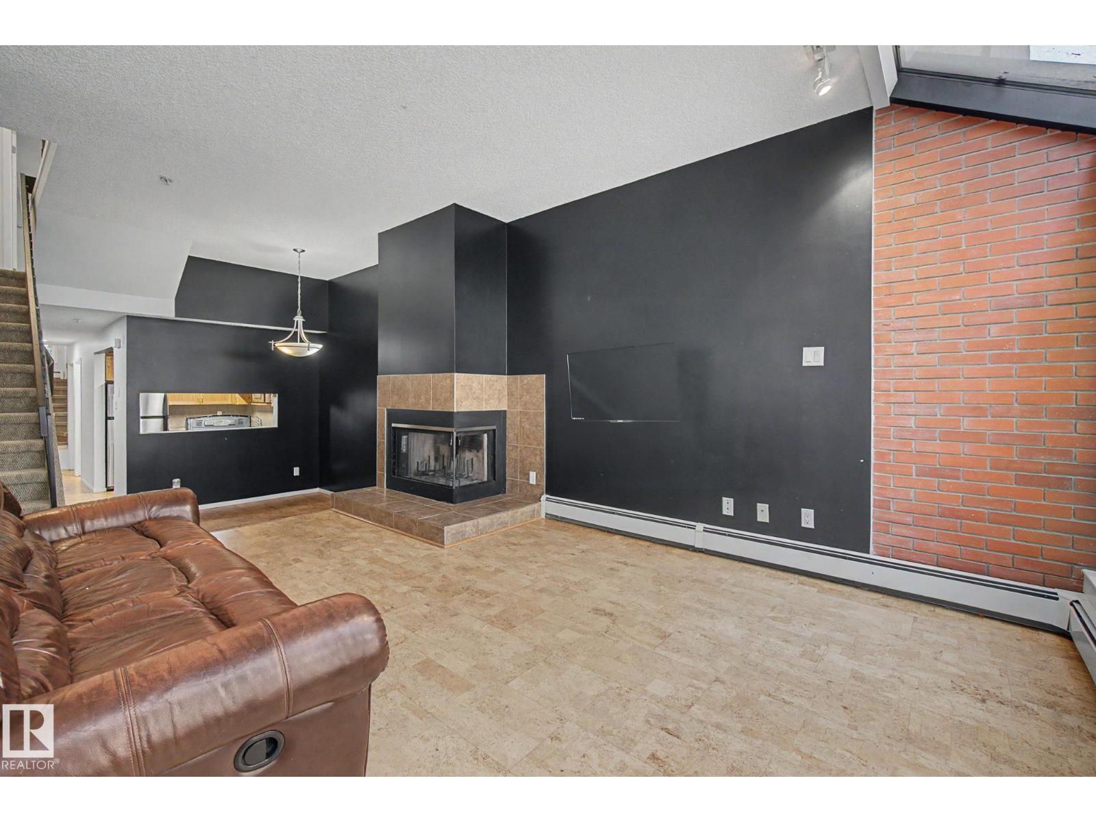 11150 83 AV NW - Image 25