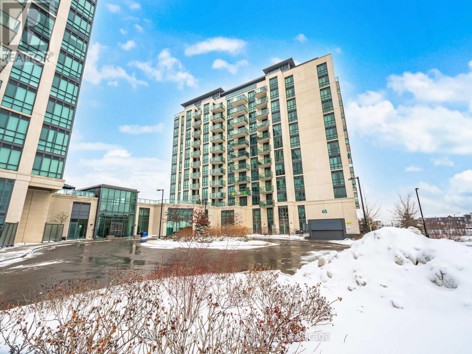 #811 65 YORKLAND BOULEVARD - 1