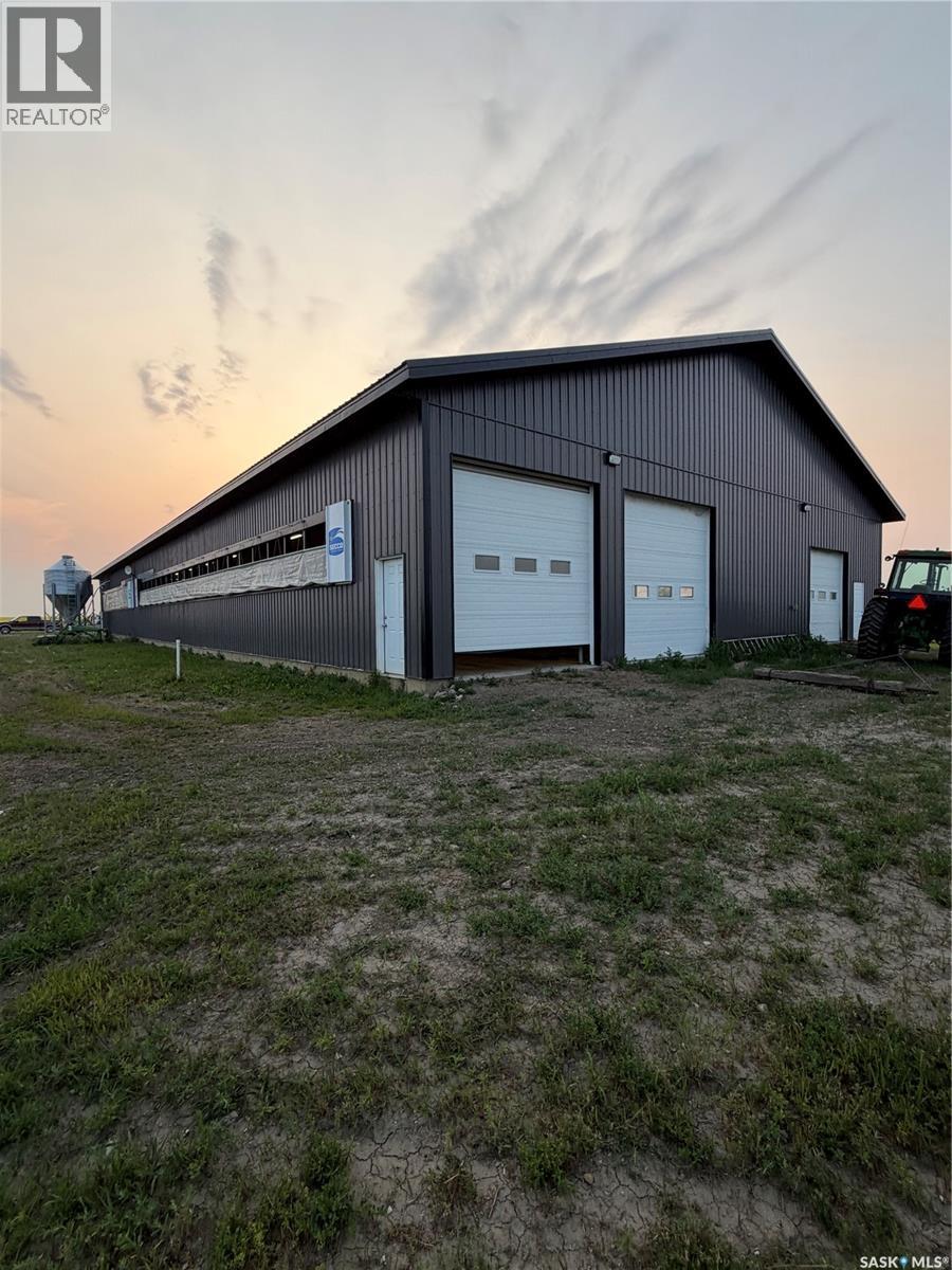 Dairy Farm, Laird Rm No. 404 — photo 3