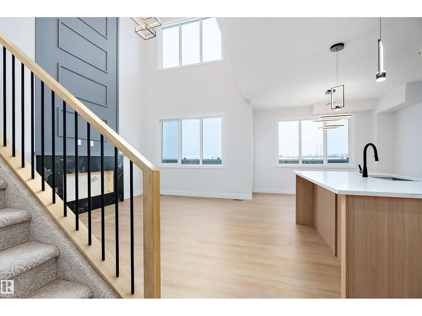 38 ASTORIA Place - Photo 10