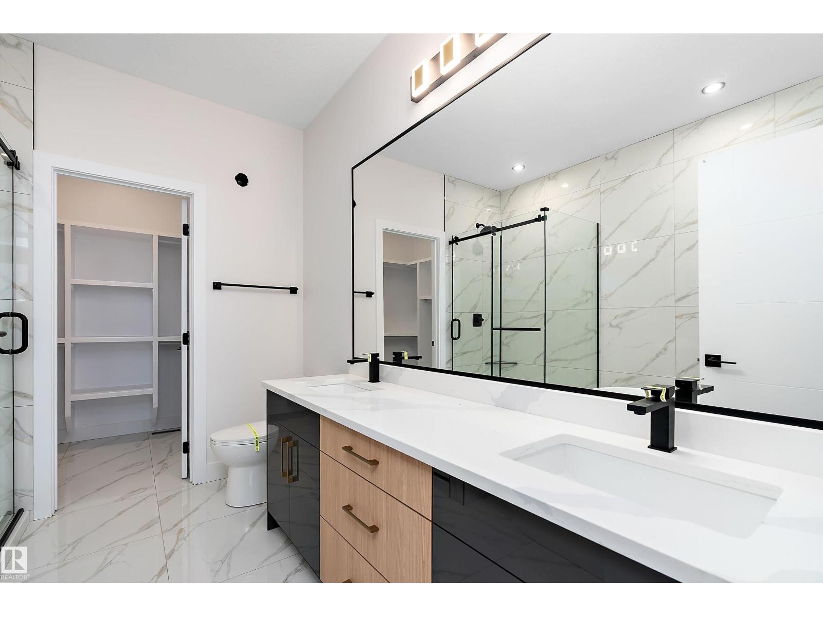 38 ASTORIA Place - Photo 33