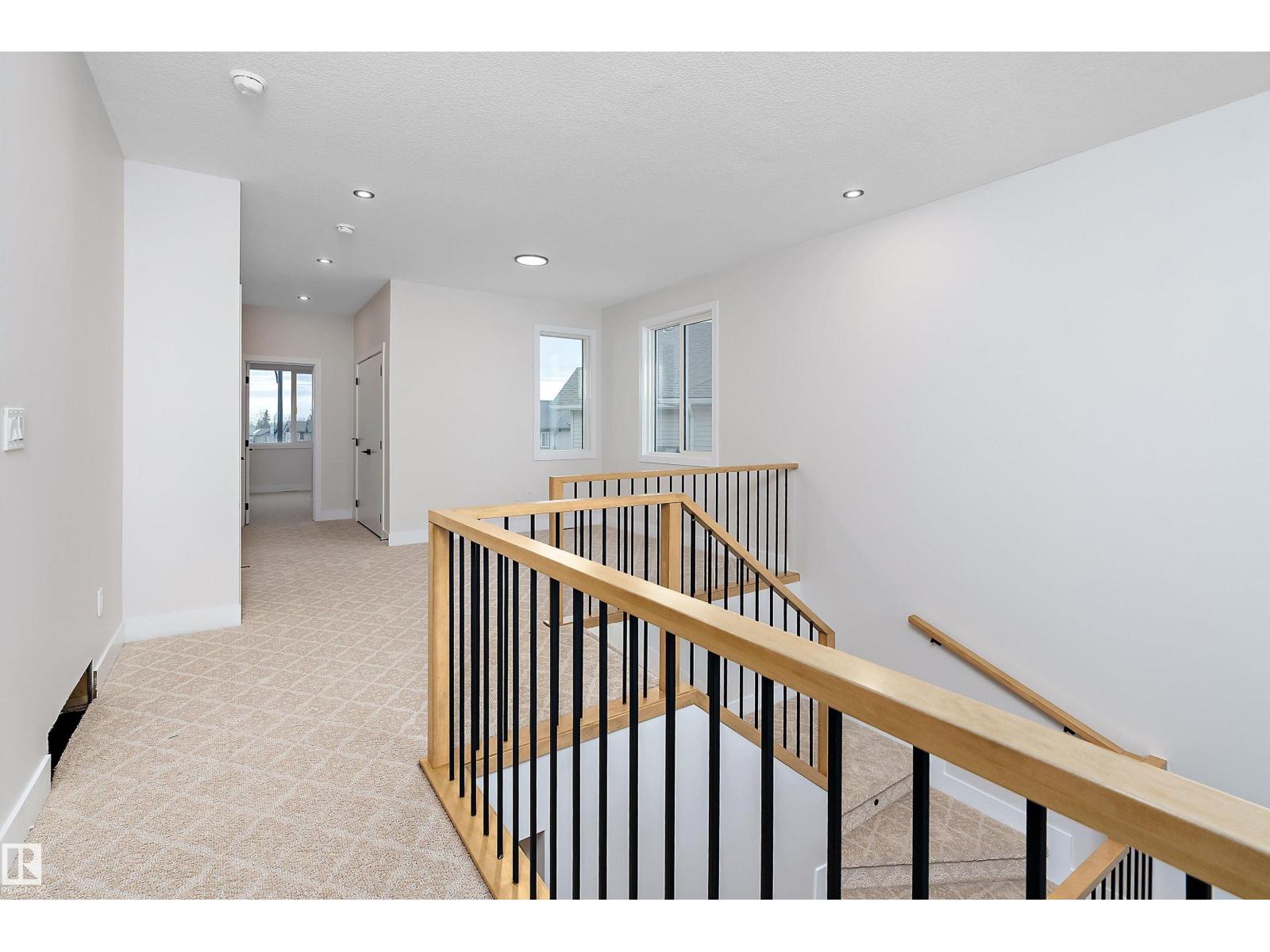 38 ASTORIA Place - Photo 20