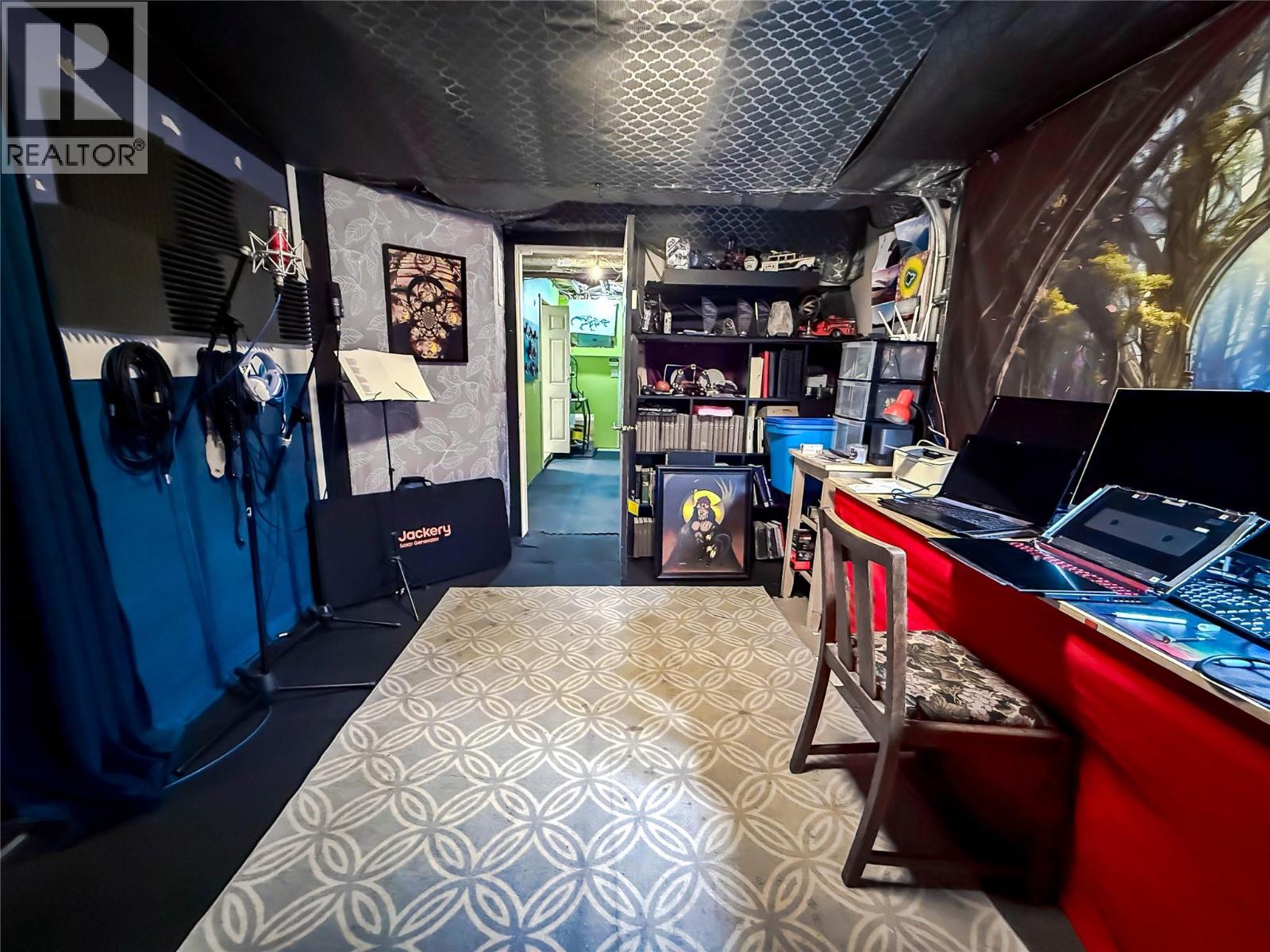 962 Nelson Avenue - 43