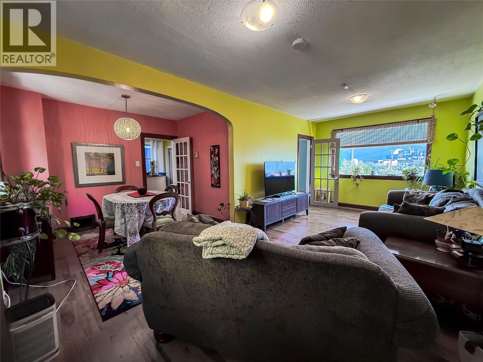 962 Nelson Avenue - 24