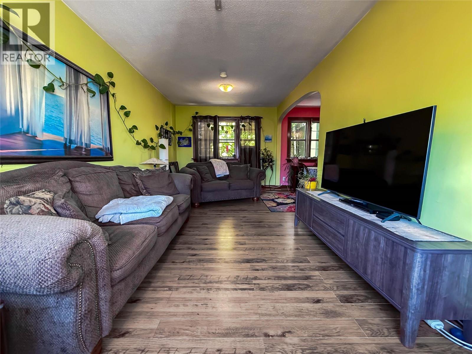 962 Nelson Avenue - 25