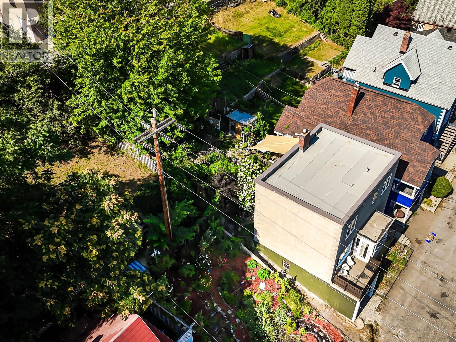 962 Nelson Avenue - 3