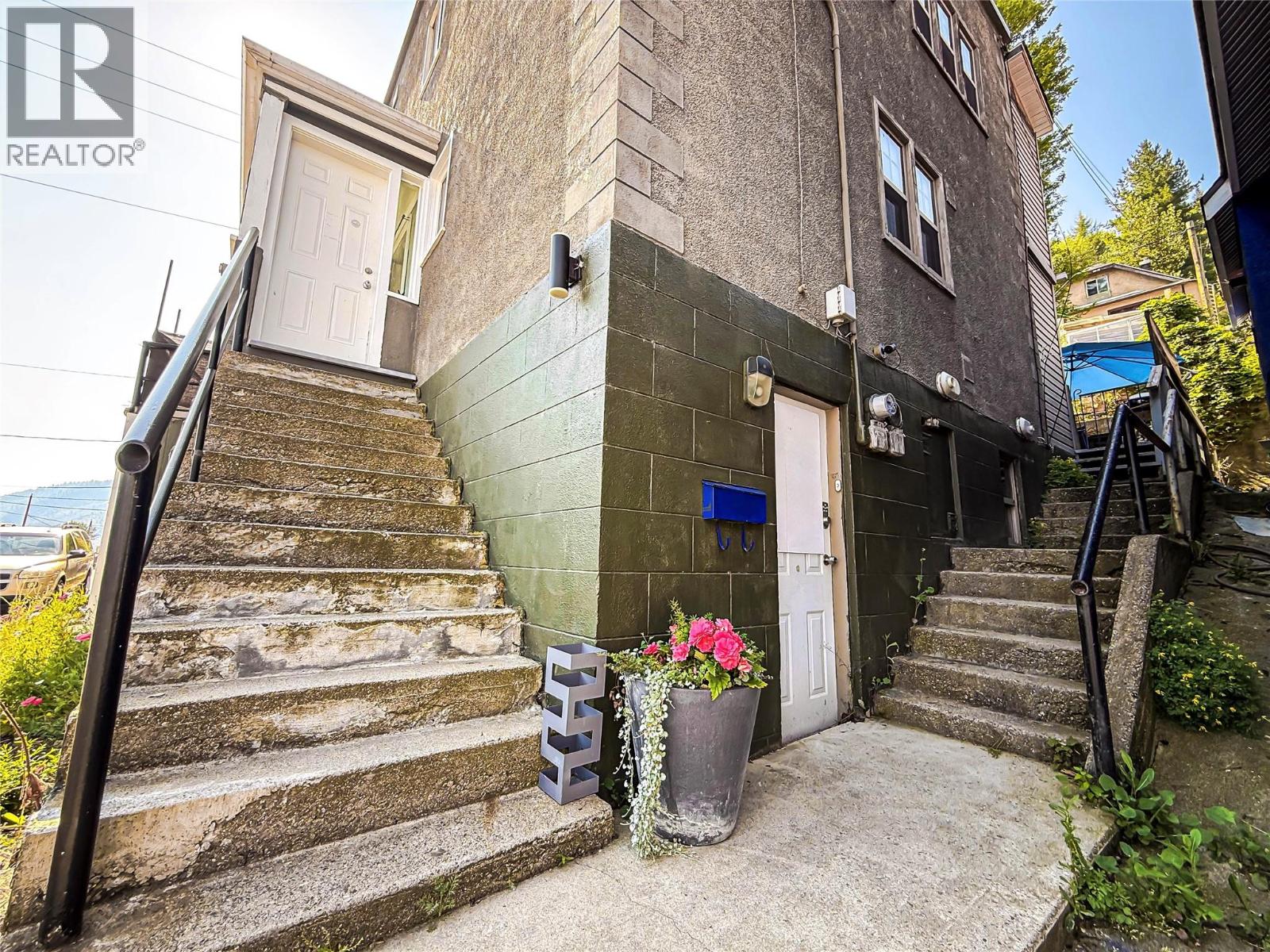 962 Nelson Avenue - 12