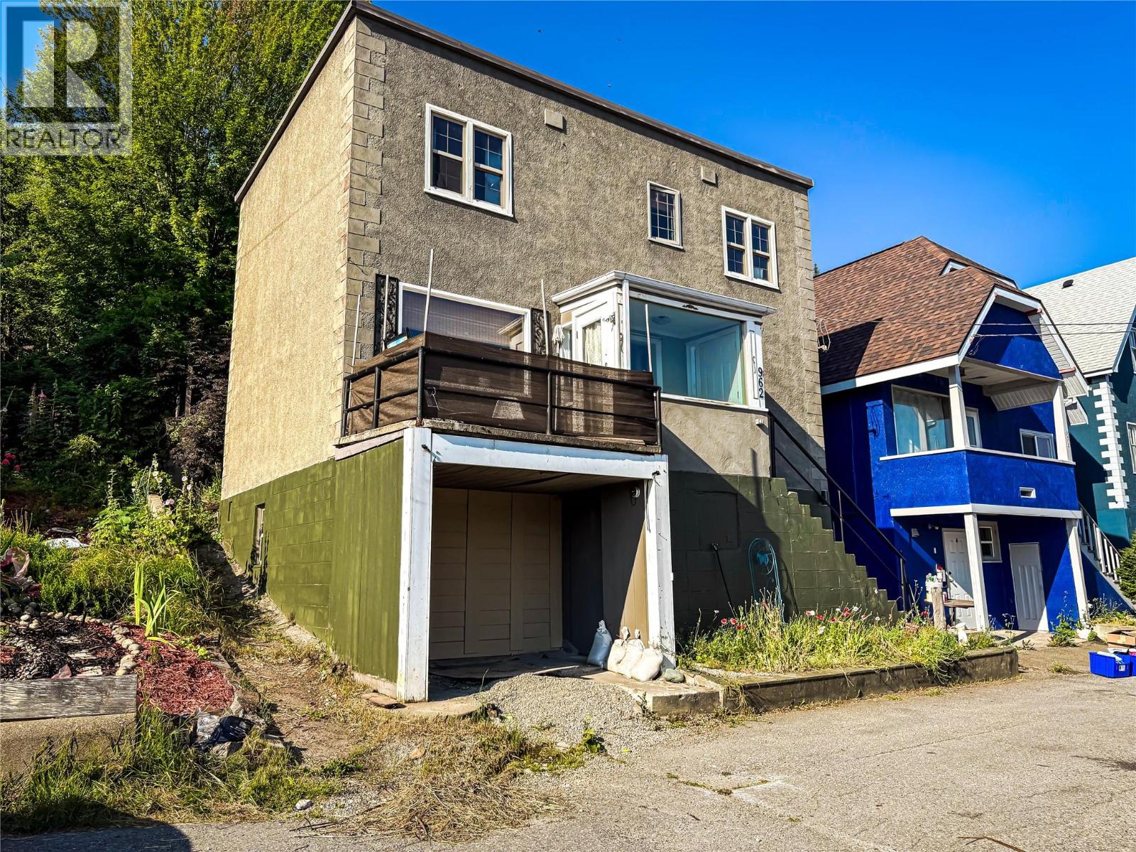 962 Nelson Avenue - 1