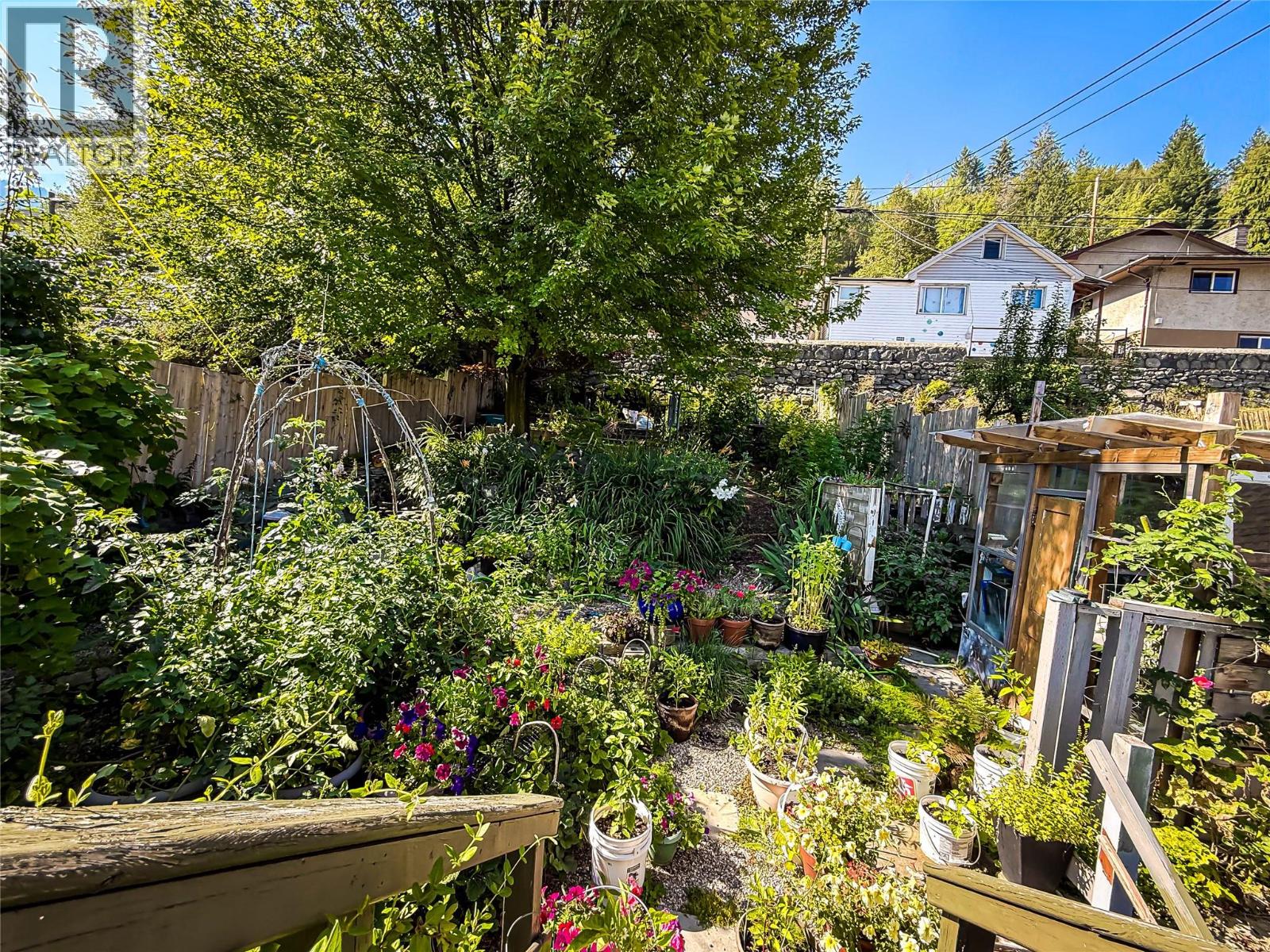 962 Nelson Avenue - 52