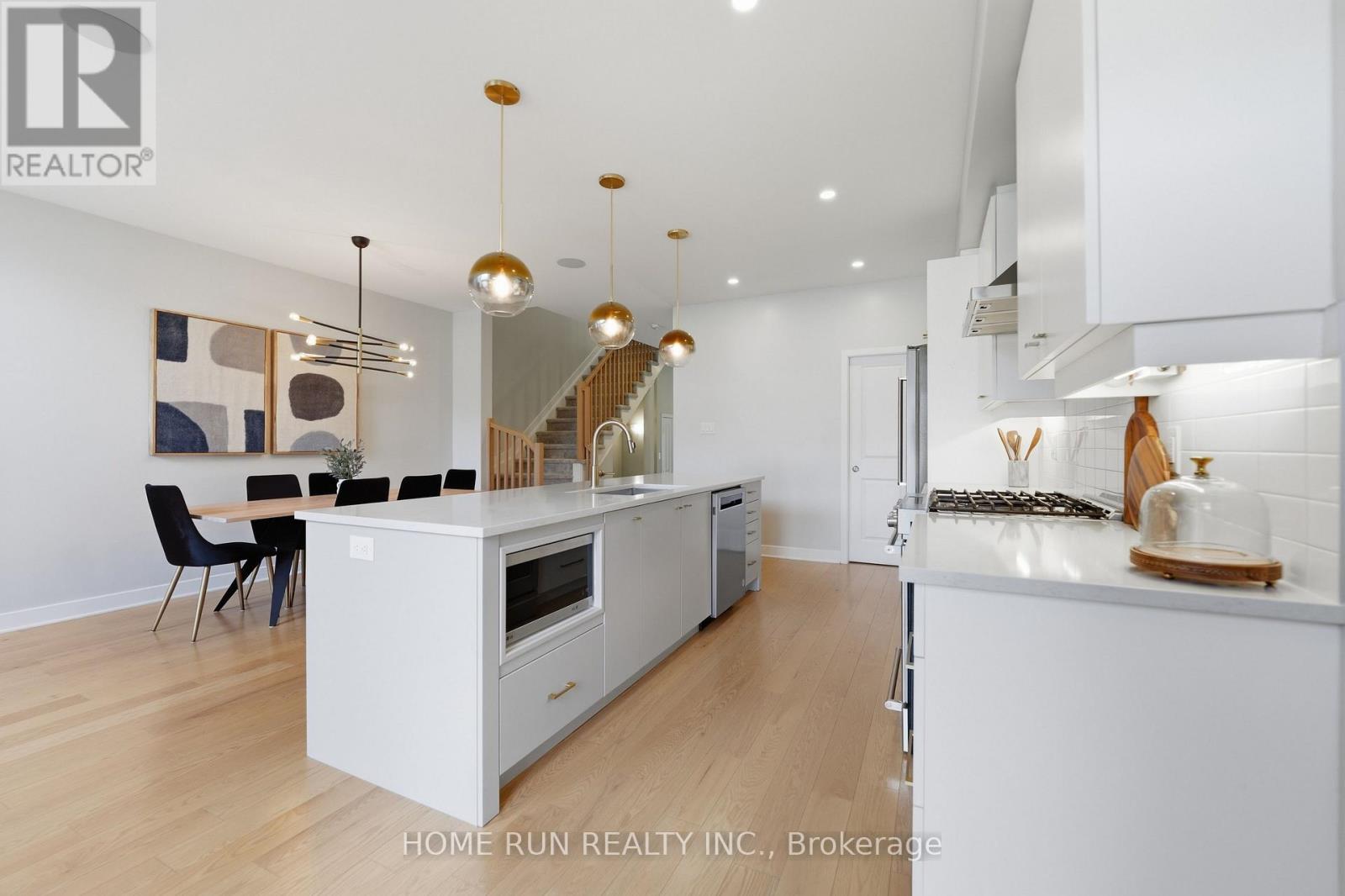 570 TRIANGLE STREET - Image 15