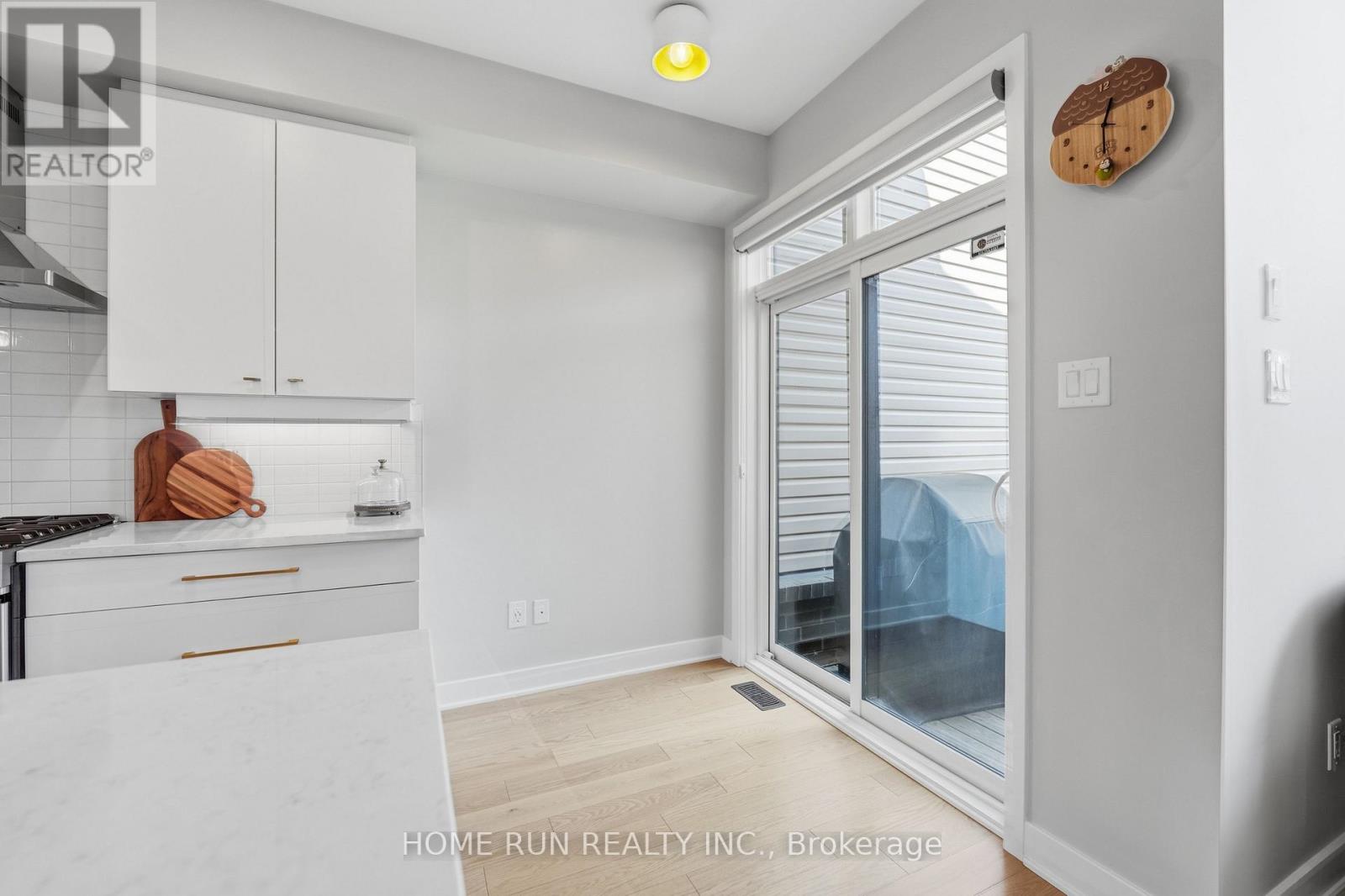 570 TRIANGLE STREET - Image 19