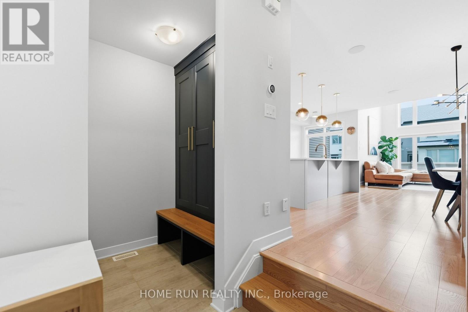 570 TRIANGLE STREET - Image 21