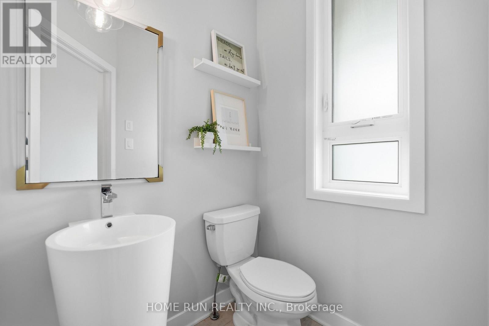 570 TRIANGLE STREET - Image 23