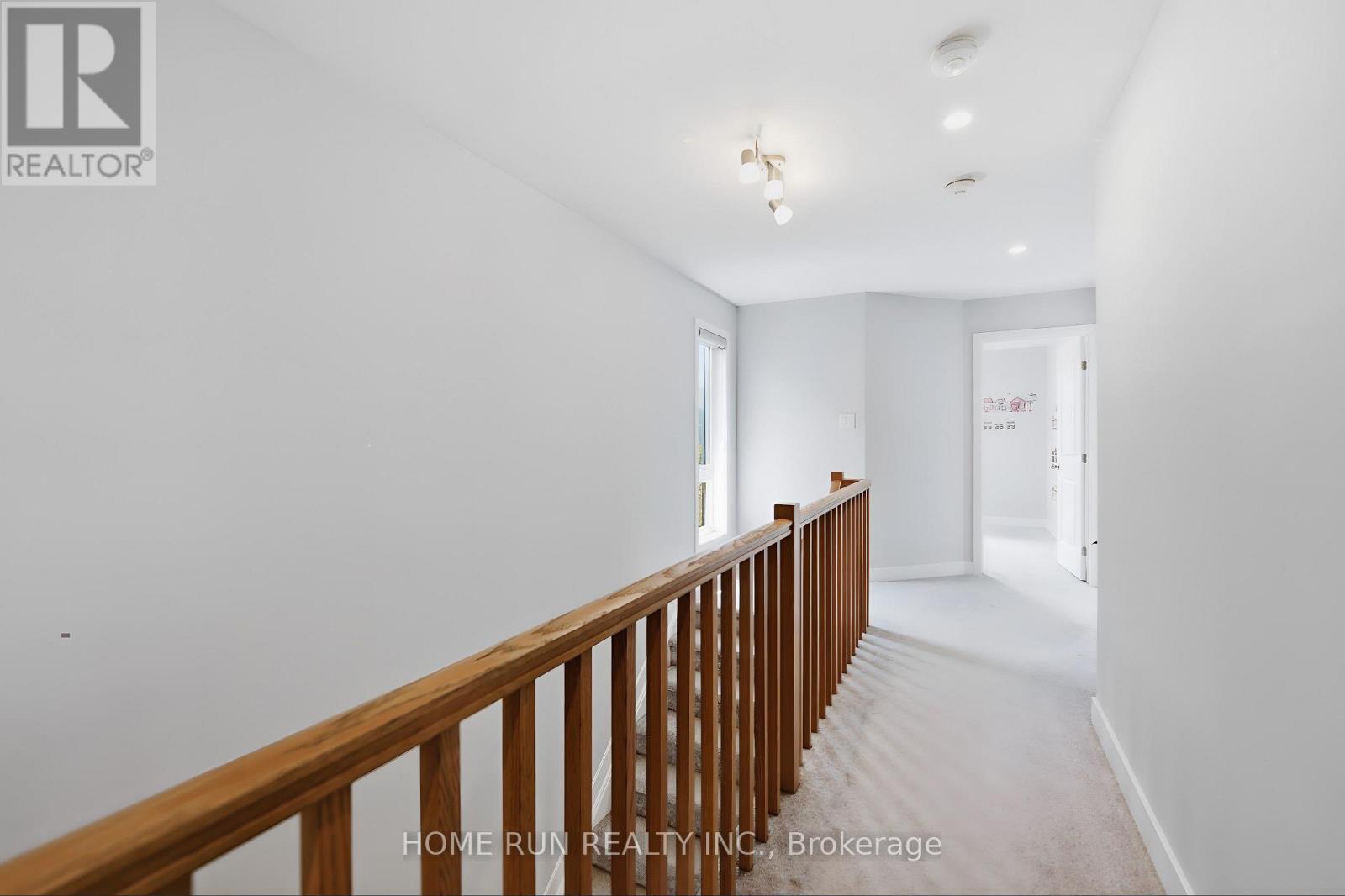 570 TRIANGLE STREET - Image 25