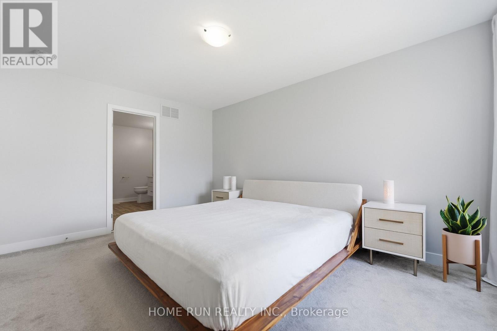 570 TRIANGLE STREET - Image 30