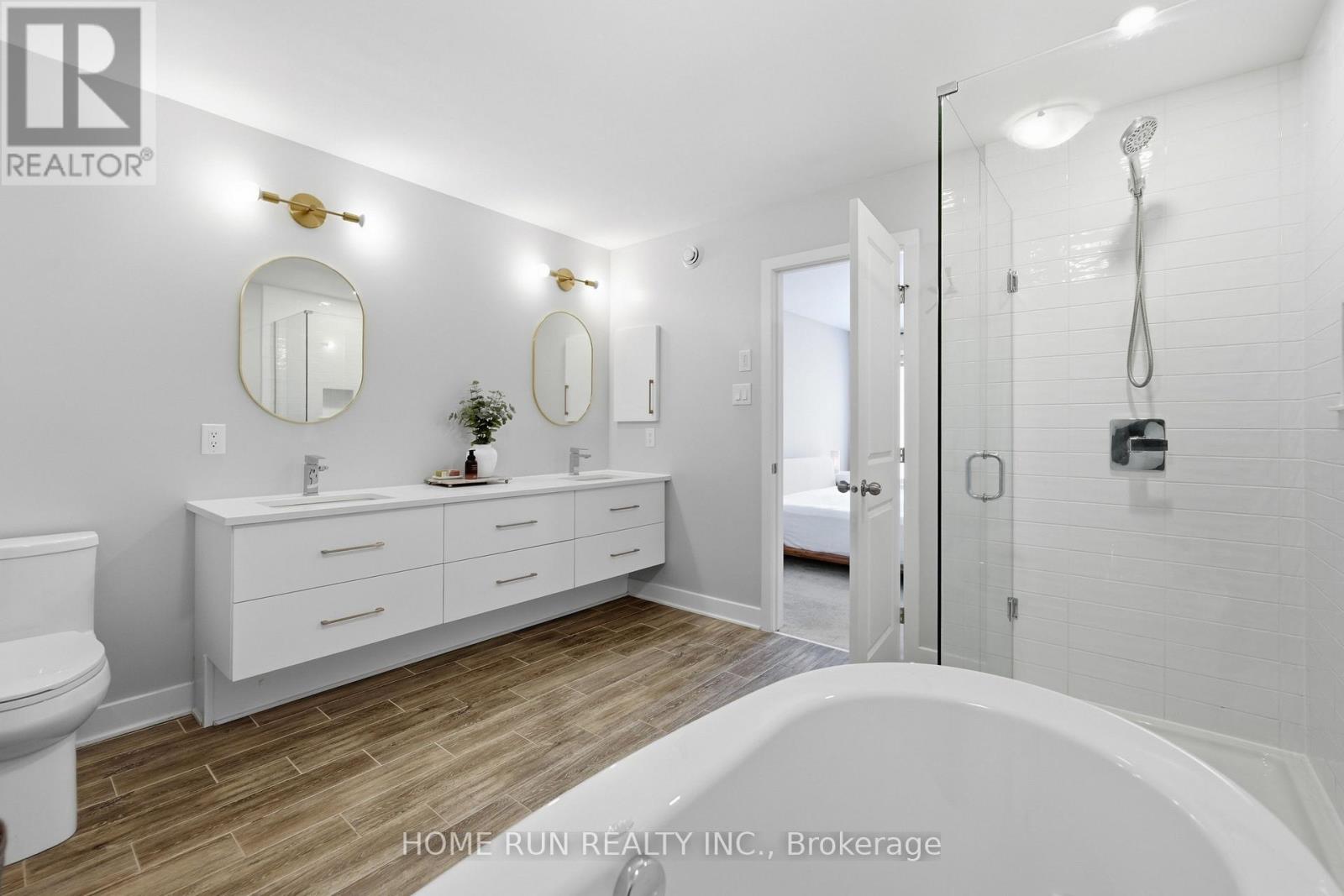 570 TRIANGLE STREET - Image 32