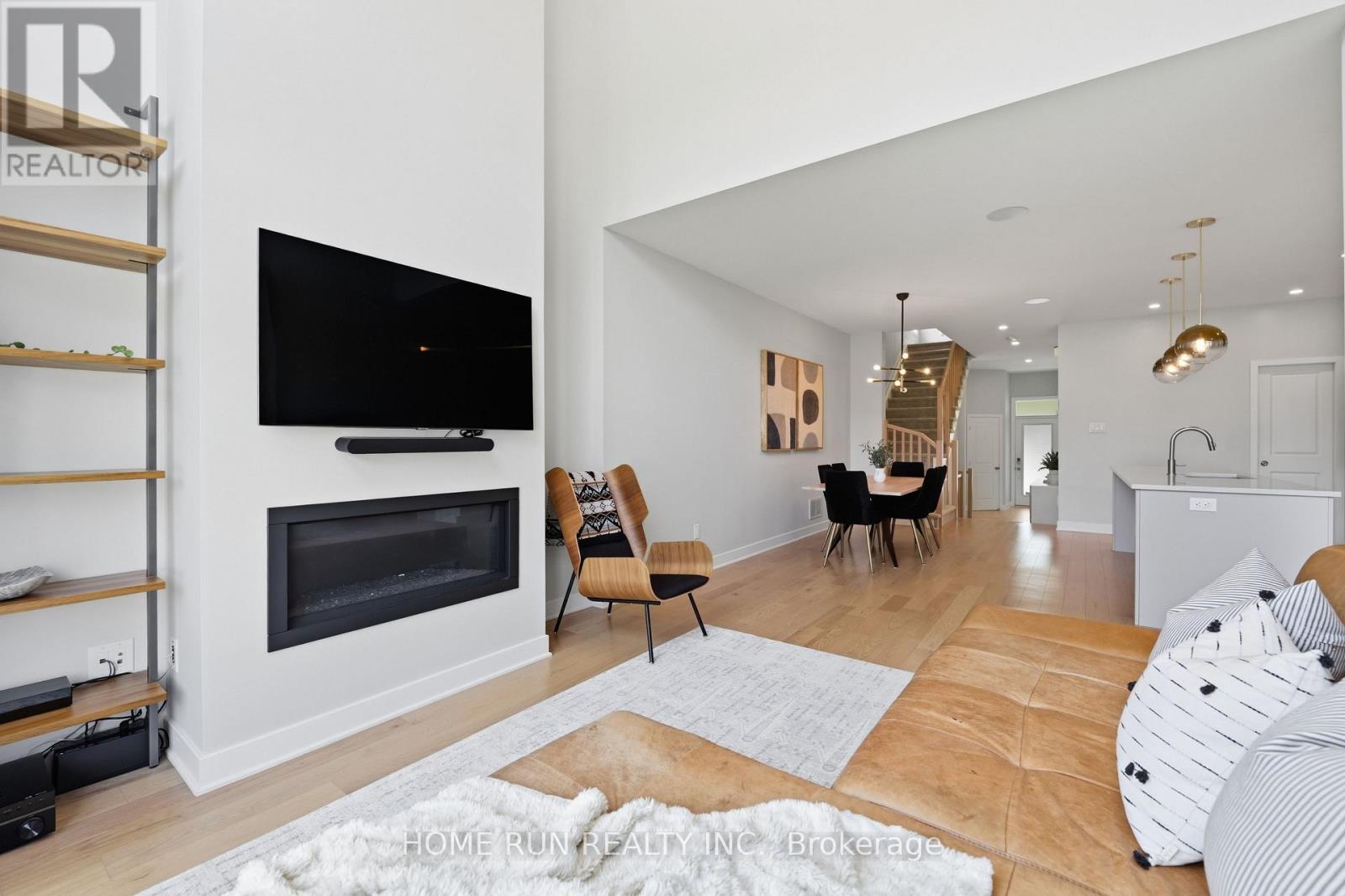 570 TRIANGLE STREET - Image 9