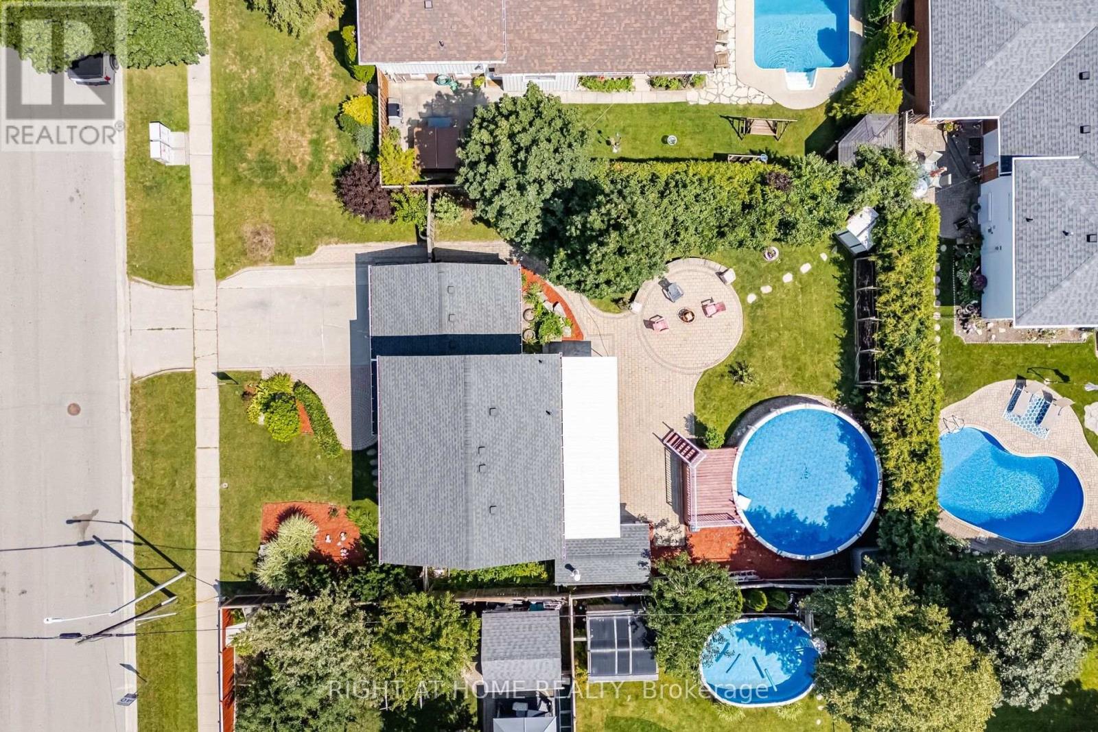 4 ROSEFIELD DRIVE - 1