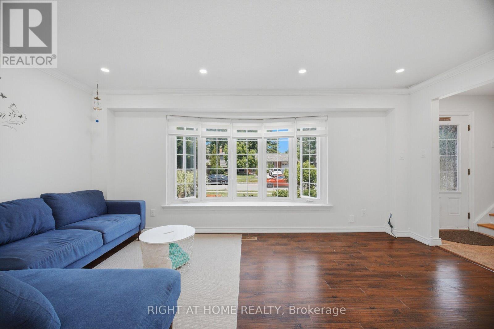 4 ROSEFIELD DRIVE - 11