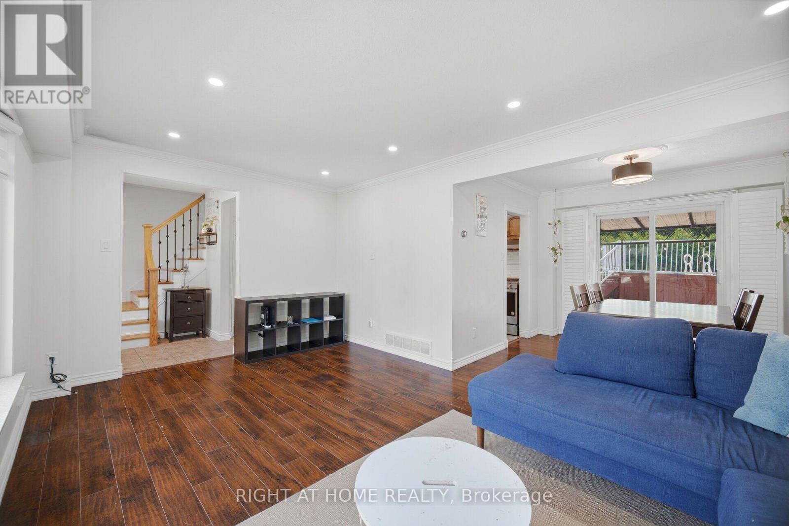 4 ROSEFIELD DRIVE - 12