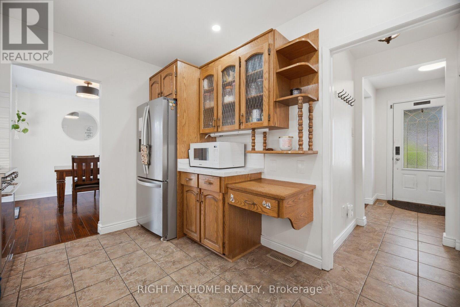 4 ROSEFIELD DRIVE - 17