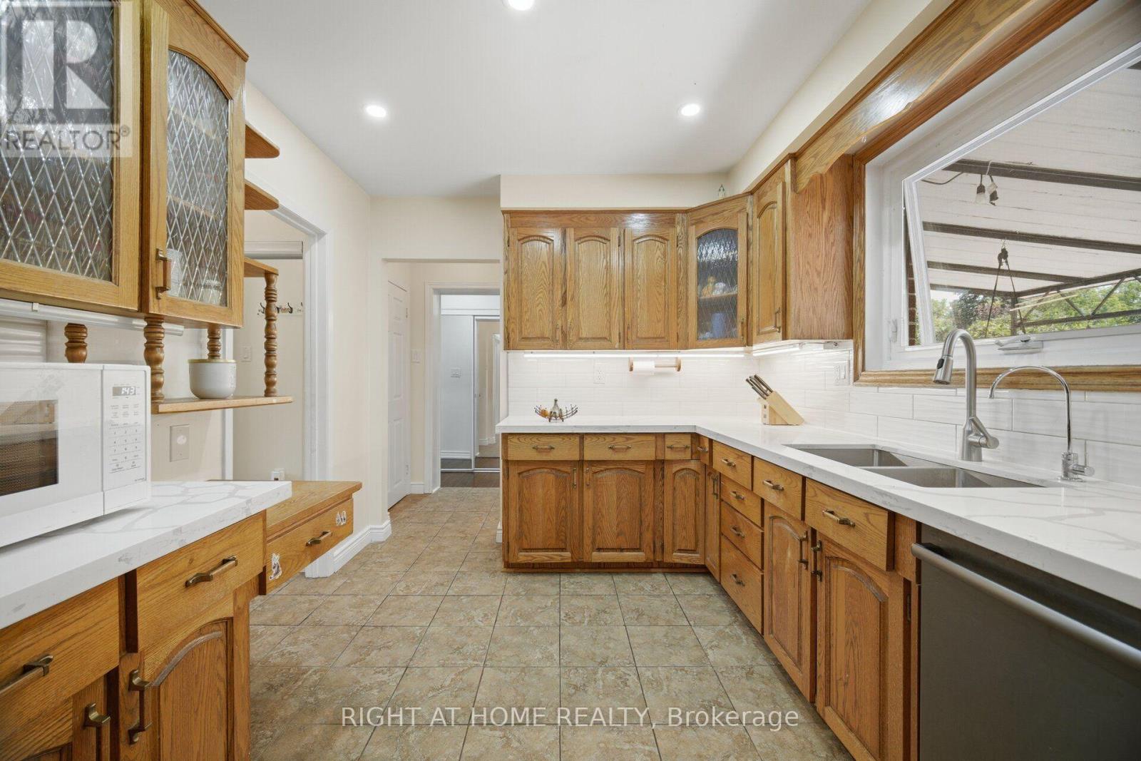 4 ROSEFIELD DRIVE - 18