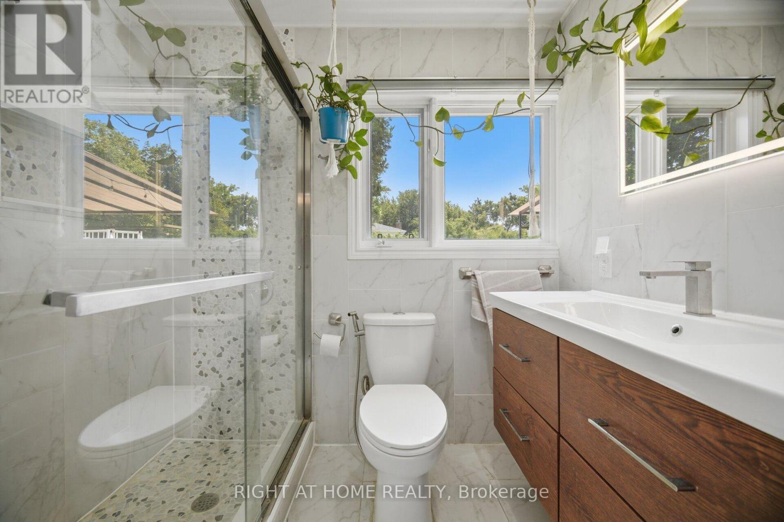 4 ROSEFIELD DRIVE - 22