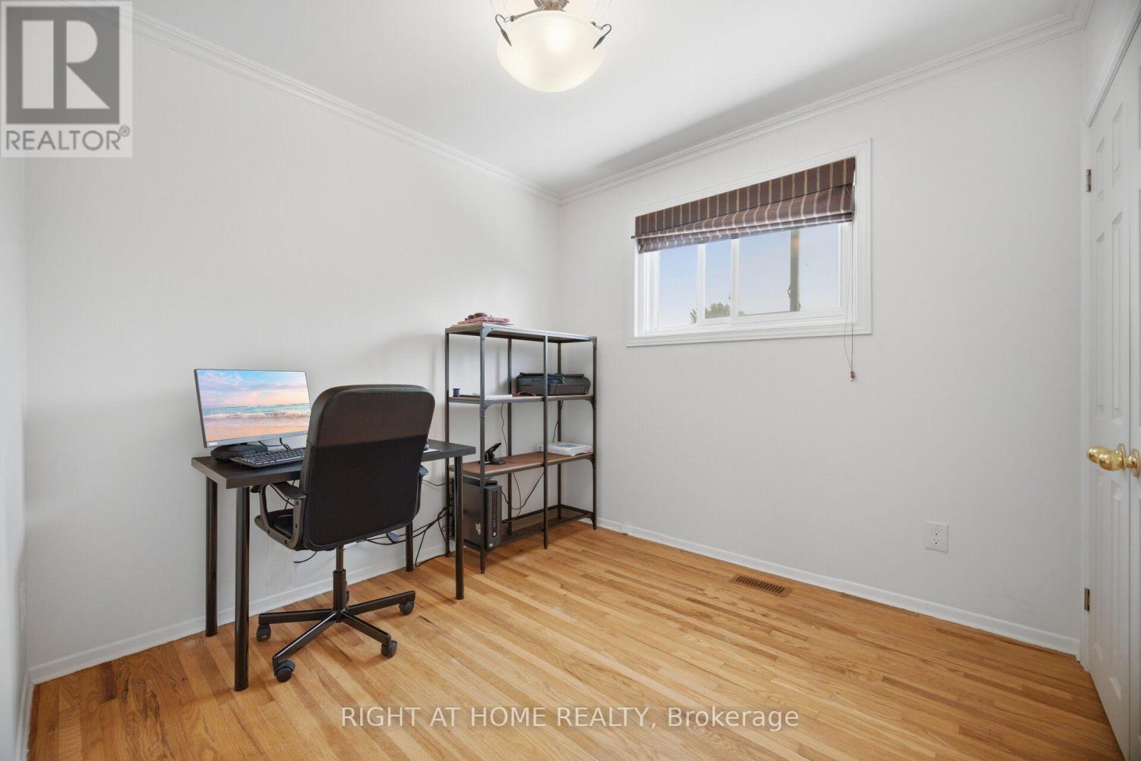 4 ROSEFIELD DRIVE - 31