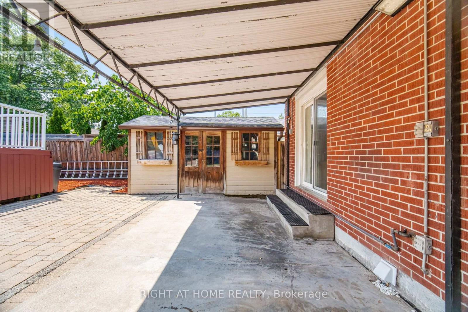 4 ROSEFIELD DRIVE - 40