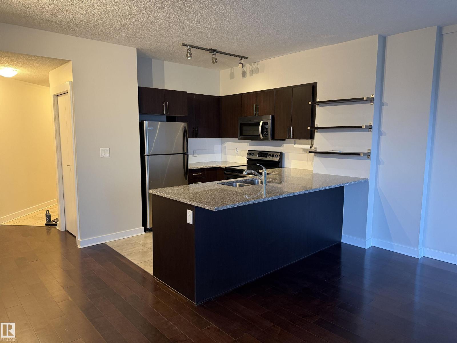 #1005 10152 104 ST NW - 11