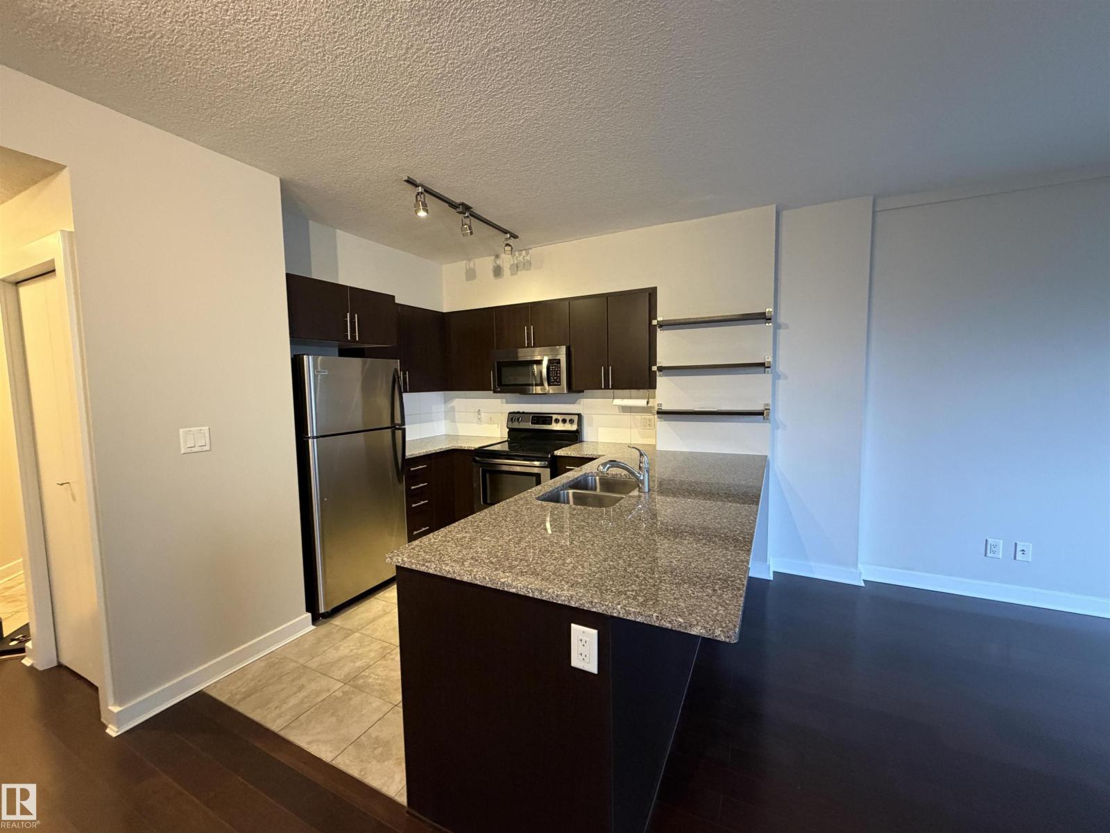#1005 10152 104 ST NW - 15