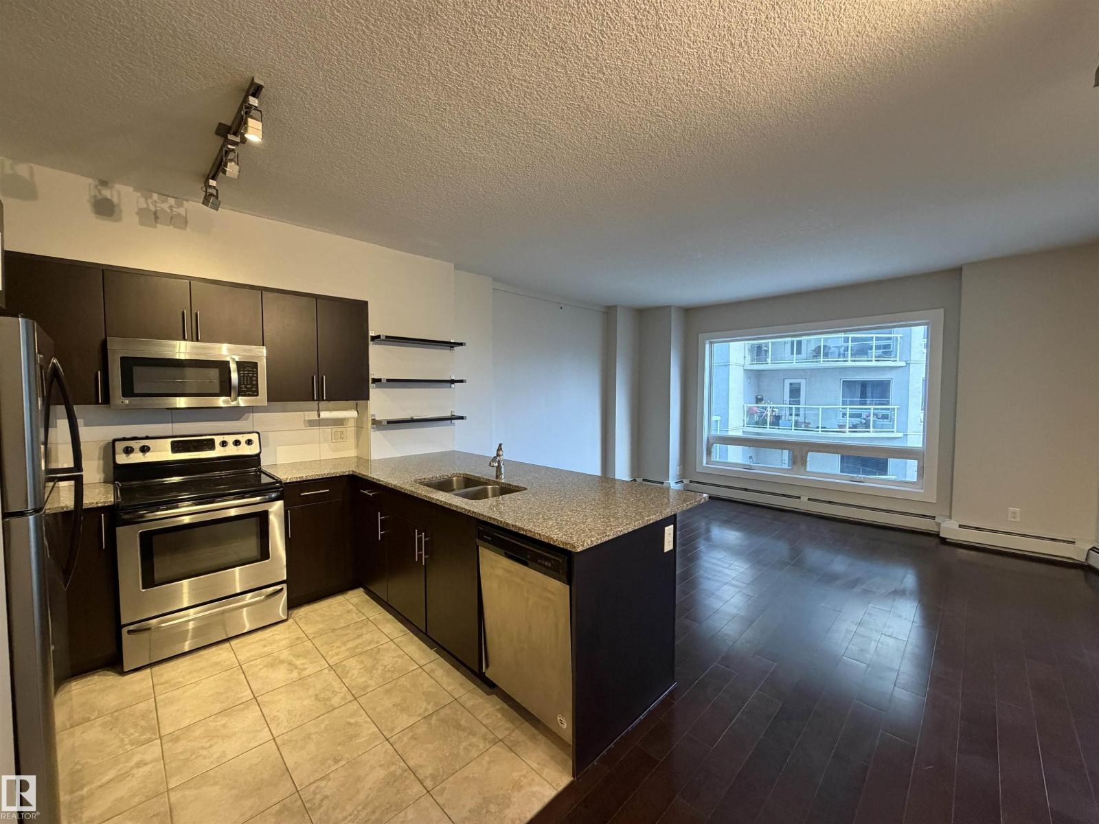 #1005 10152 104 ST NW - 16