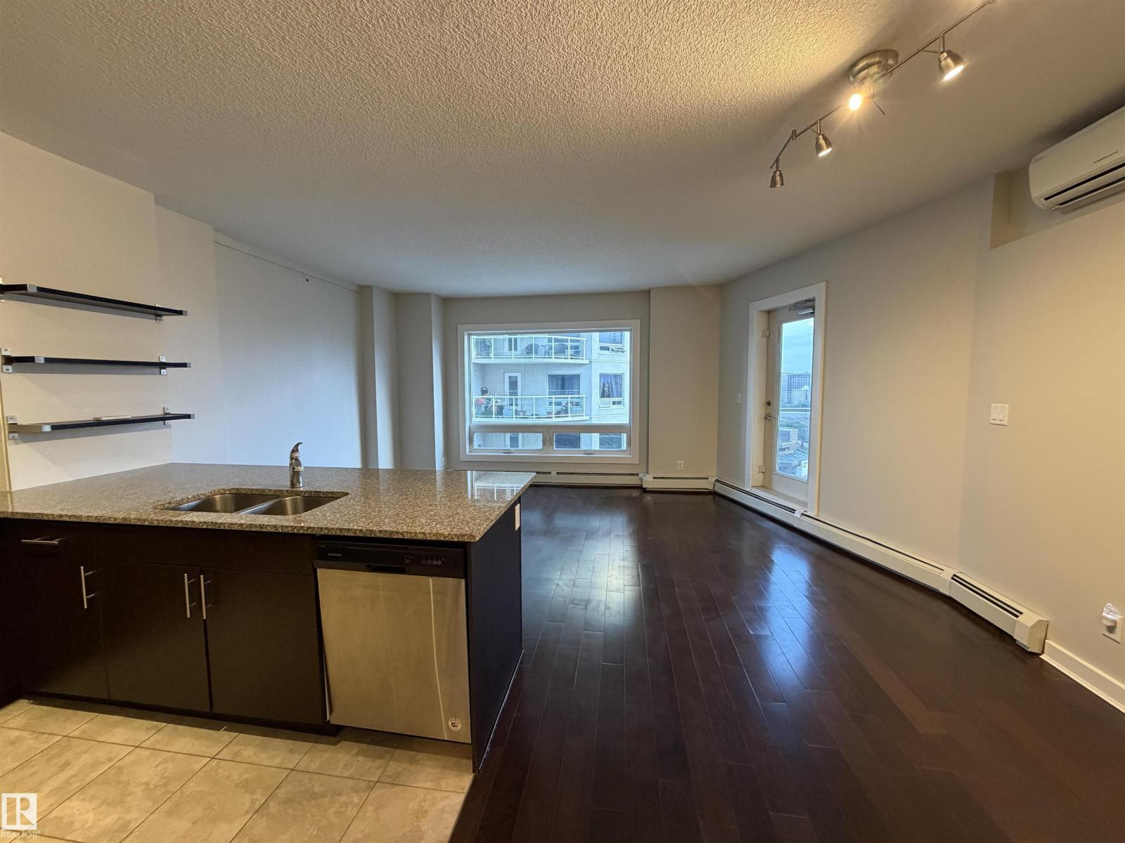 #1005 10152 104 ST NW - 17