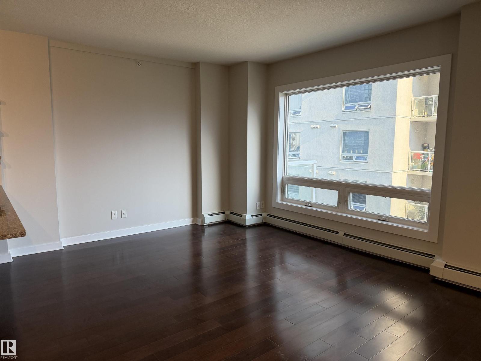 #1005 10152 104 ST NW - 18