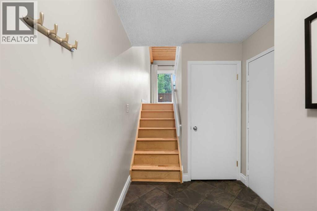 52, 10030 Oakmoor Way SW, Oakridge, Calgary photo 3