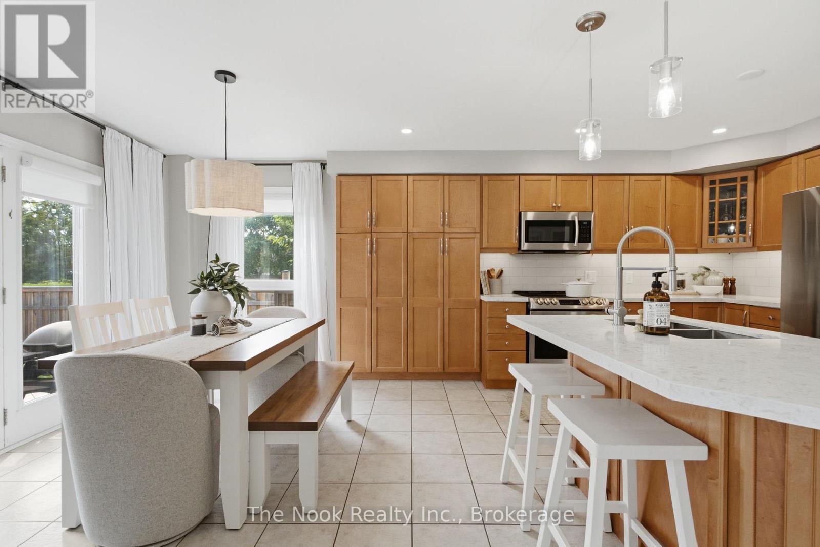 137 EDWARD STREET E - 13