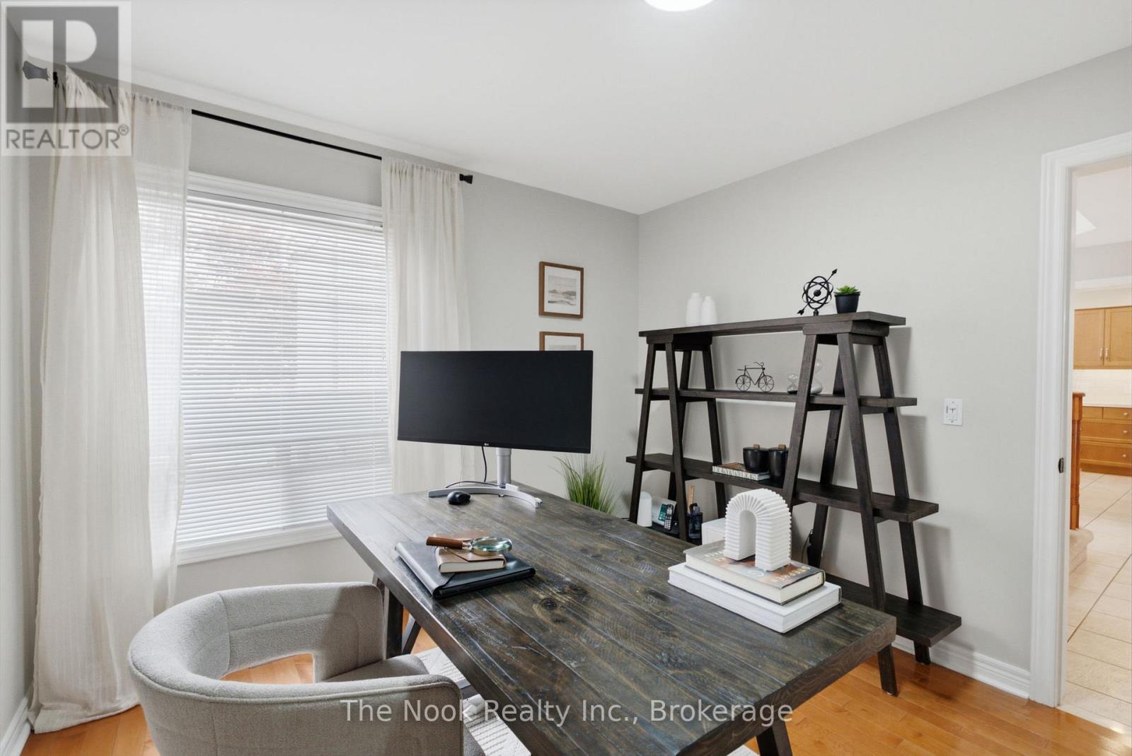 137 EDWARD STREET E - 19