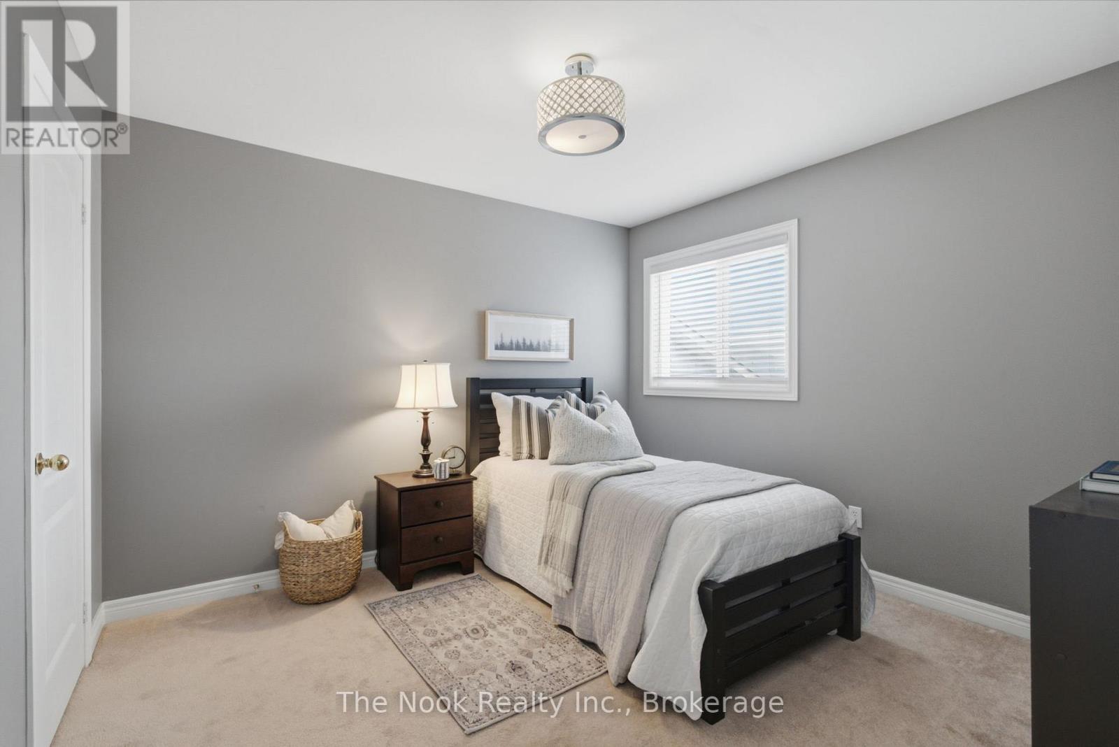137 EDWARD STREET E - 34