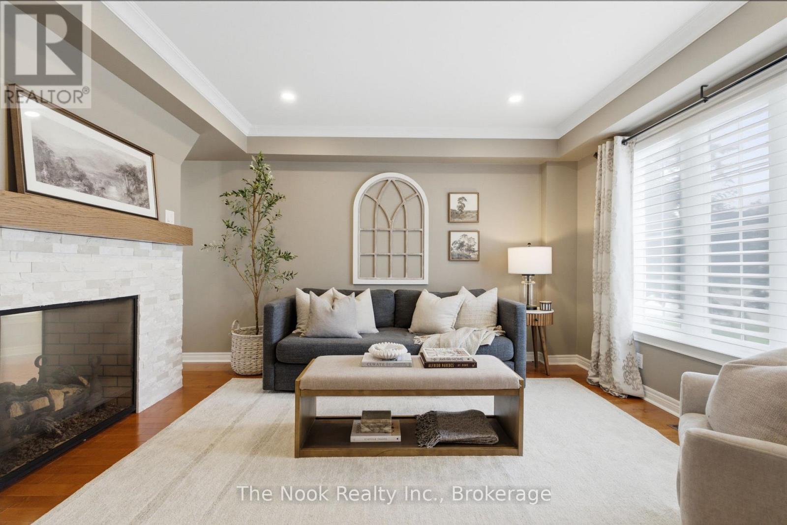 137 EDWARD STREET E - 5