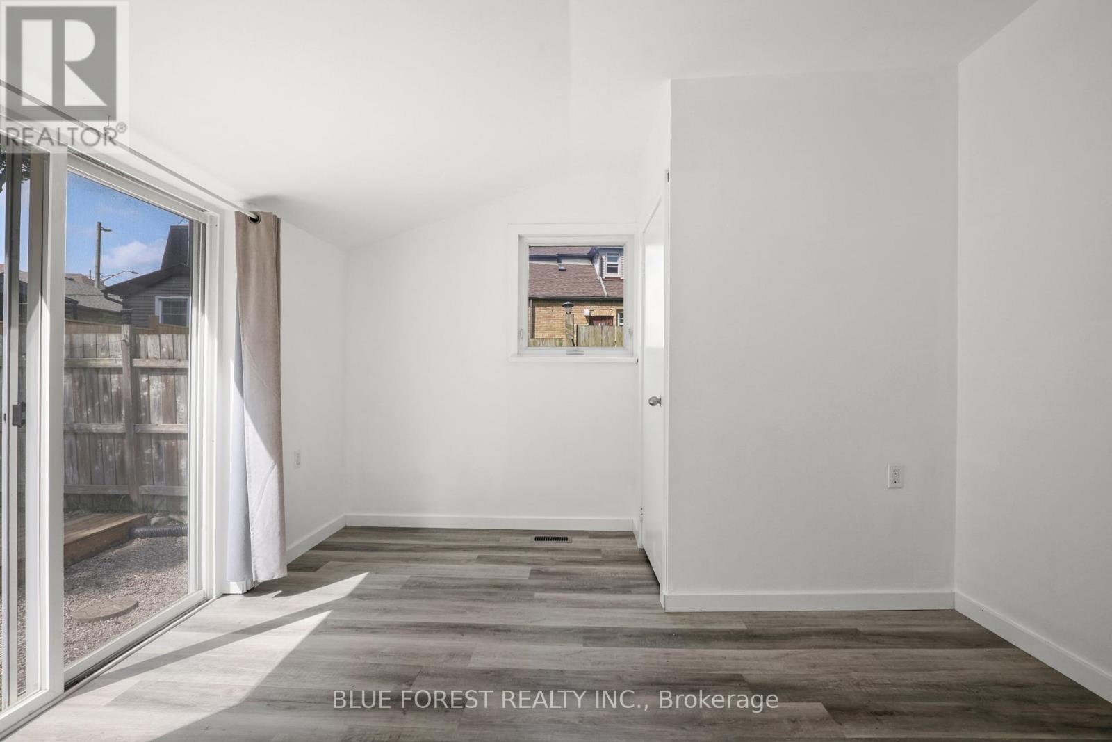 508 HATCH STREET - Image 13