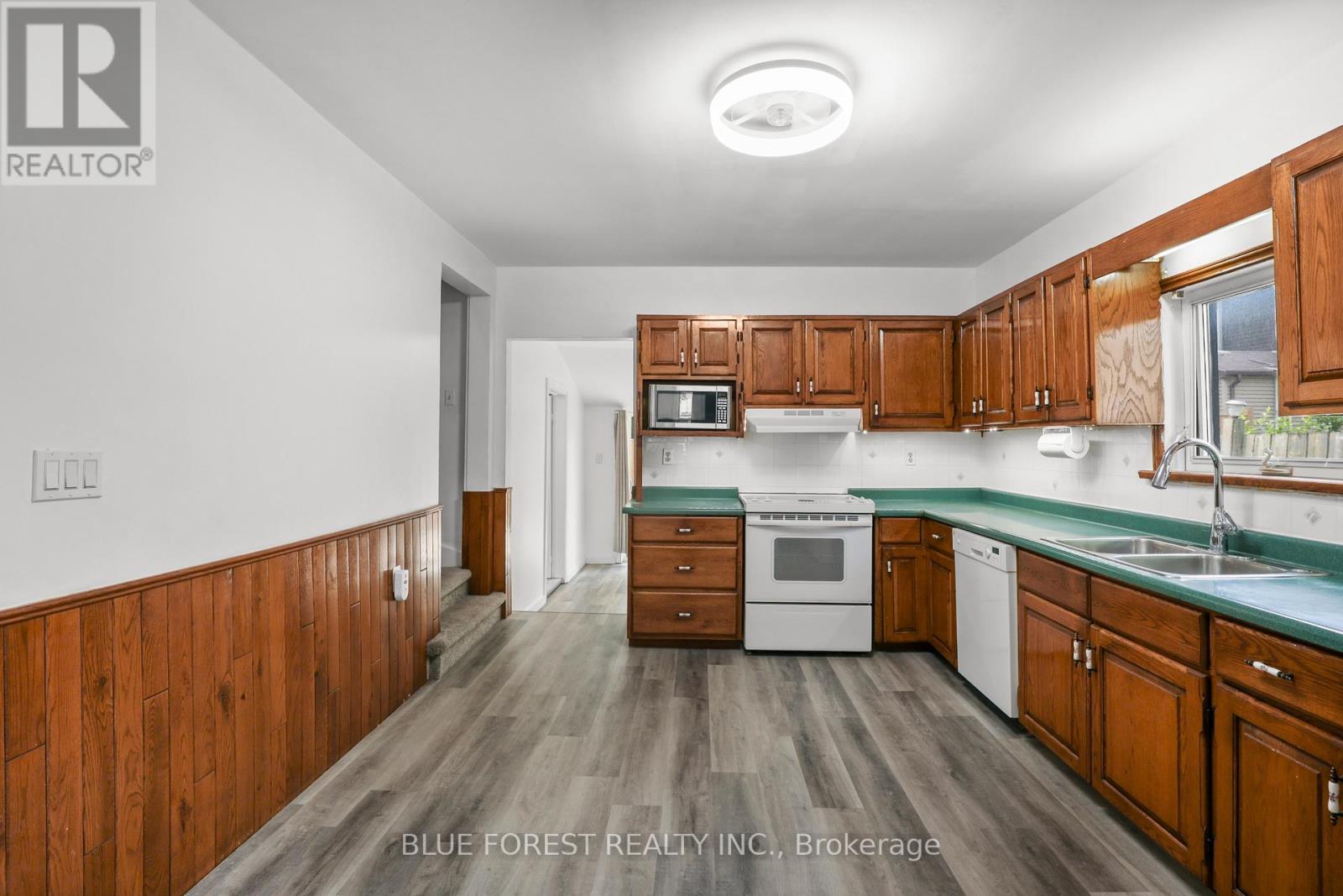 508 HATCH STREET - Image 7