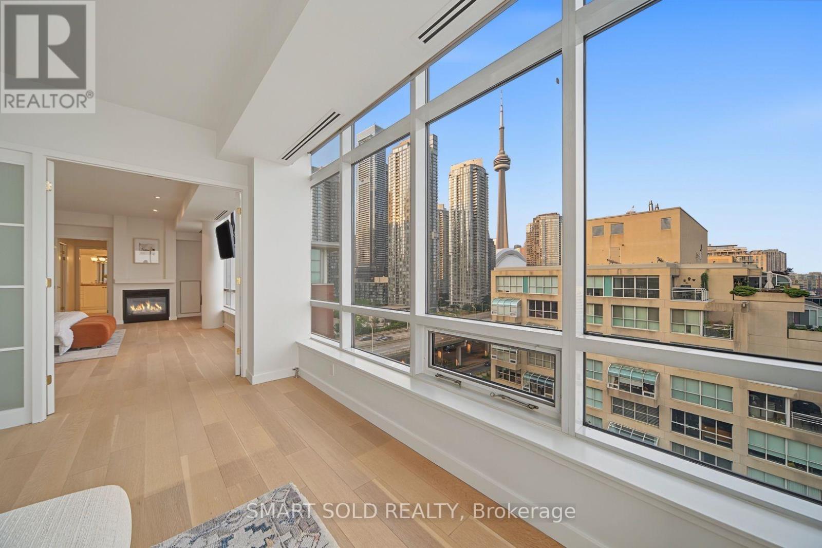 #PH01E 500 QUEENS QUAY W - 22
