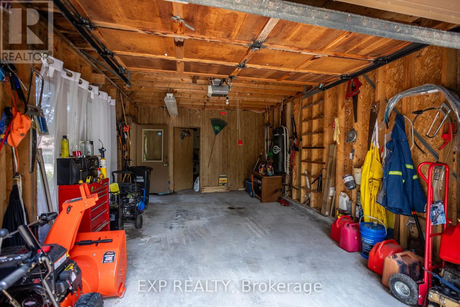 121 IVY DRIVE - 31