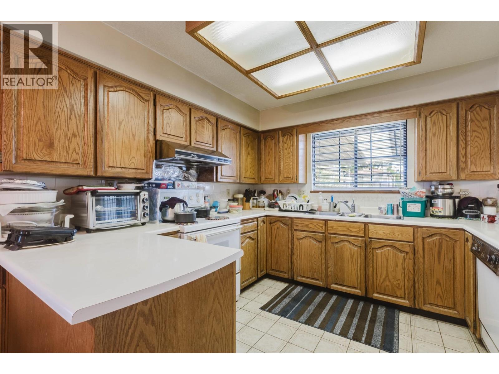 7 Bed, 4 Bath House for Sale in Vancouver – 3230 GARDEN DRIVE, Vancouver – MLS# R3148027 - Image 18