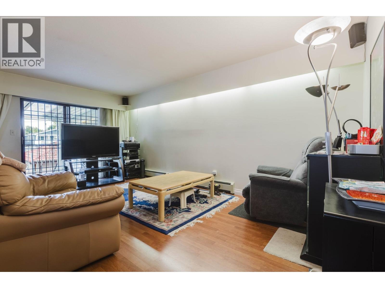 7 Bed, 4 Bath House for Sale in Vancouver – 3230 GARDEN DRIVE, Vancouver – MLS# R3148027 - Image 24