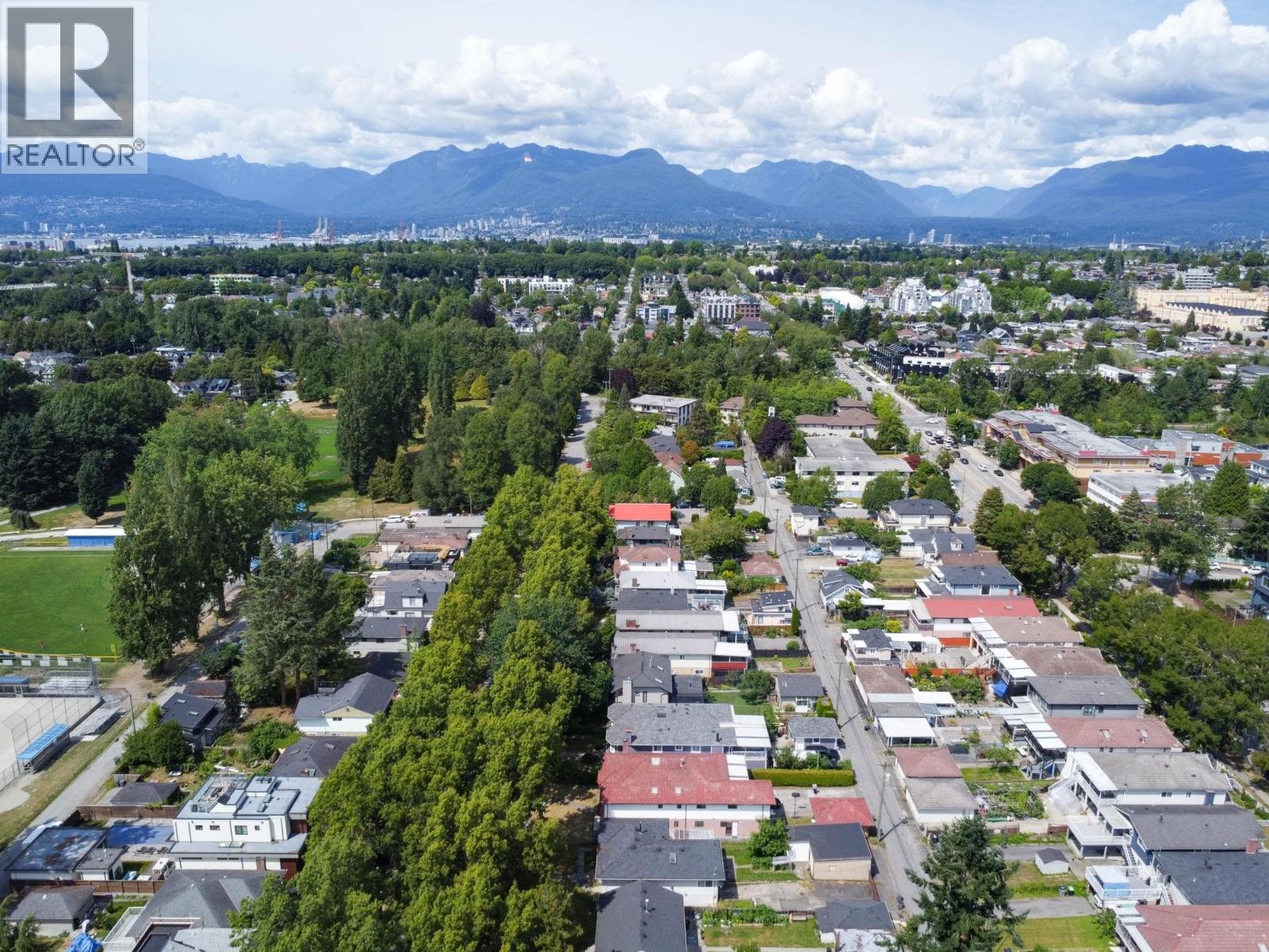 7 Bed, 4 Bath House for Sale in Vancouver – 3230 GARDEN DRIVE, Vancouver – MLS# R3148027 - Image 75