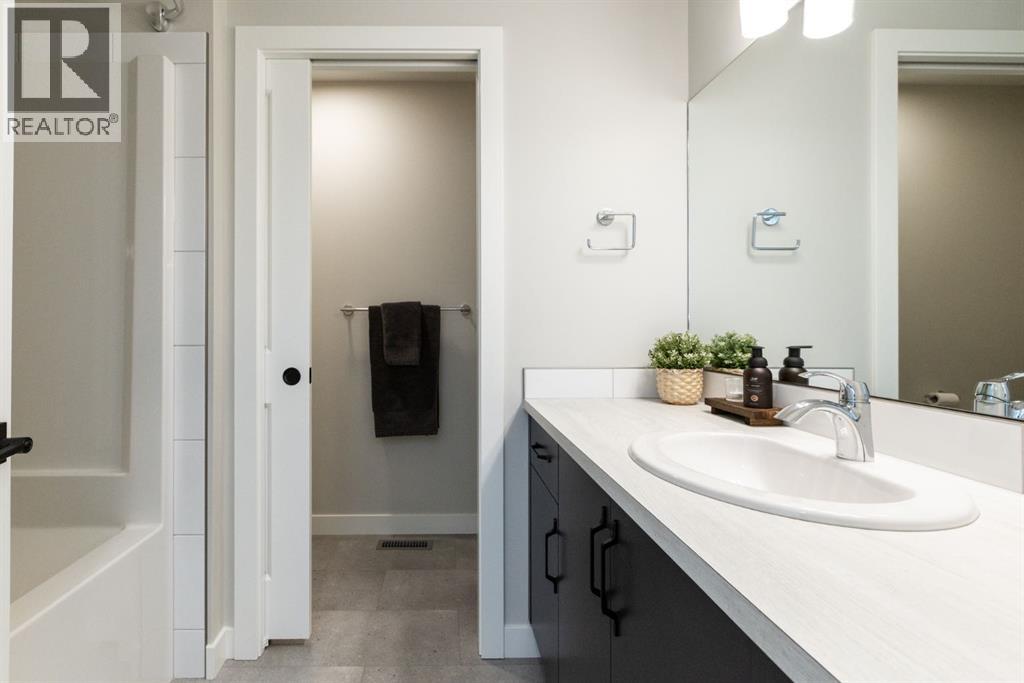 250 Halifax Close, Penhold