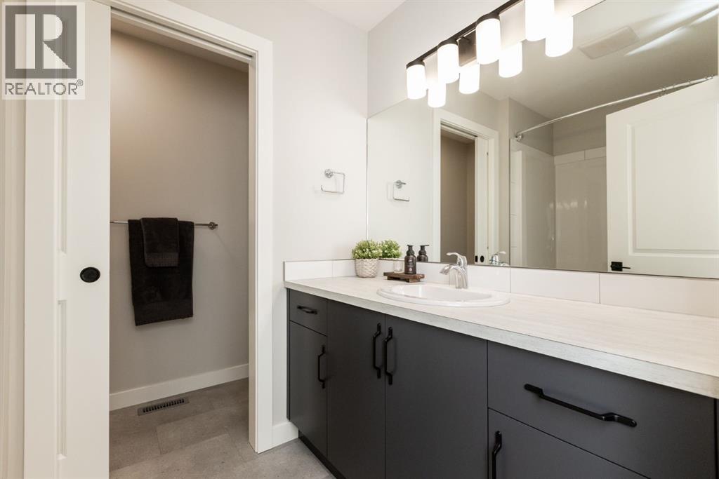 250 Halifax Close, Penhold